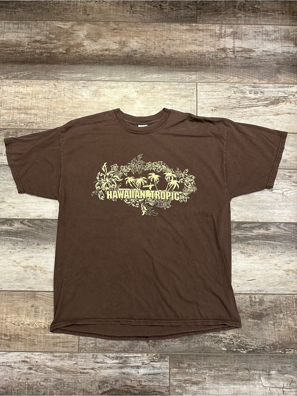 Jerzees Brown Short-Sleeve Tee with Yellow Hawaiian Graphic